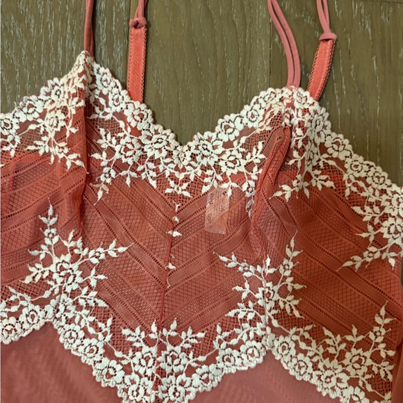 Wacoal Coral and White Lace Chemise - Picture 7 of 8